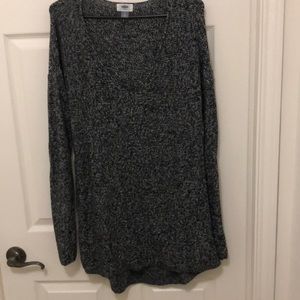 Women’s vneck sweater